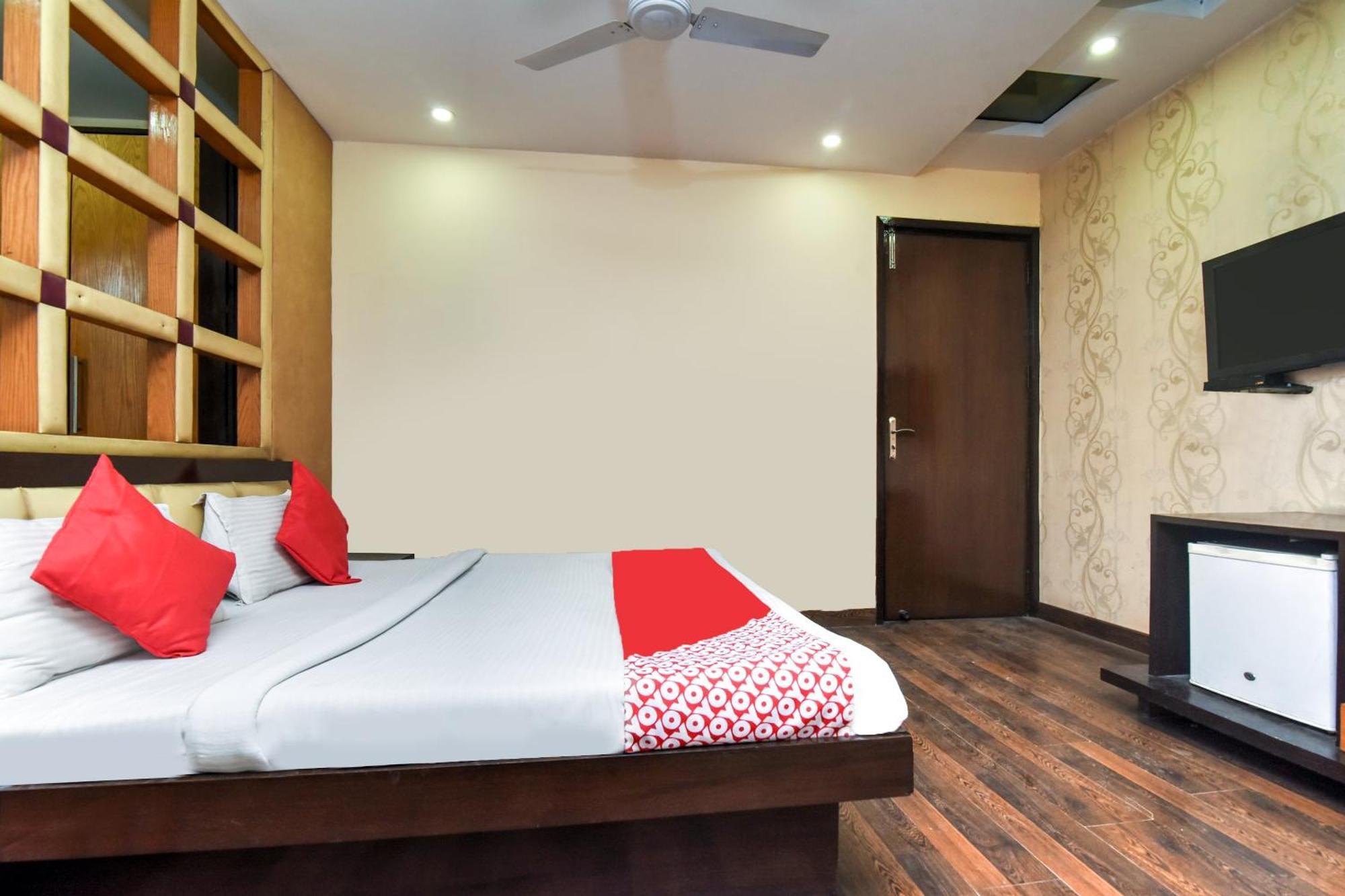 Hotel OYO 6467 Kochar Plaza Delhi  Exterior foto