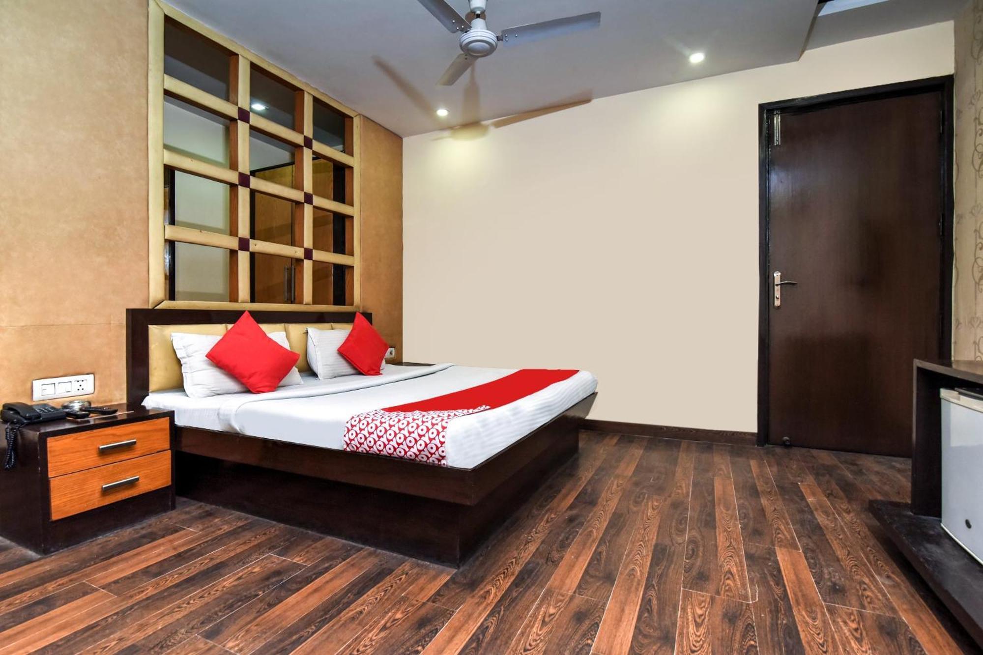 Hotel OYO 6467 Kochar Plaza Delhi  Exterior foto